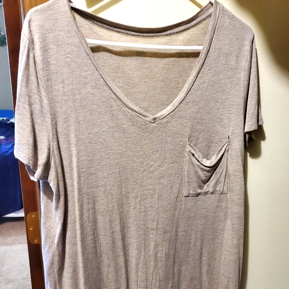 Basic V-neck